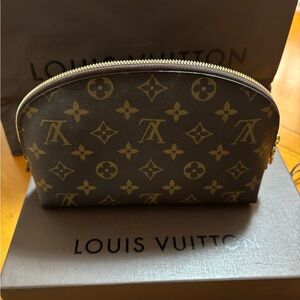 Louis Vuitton Cosmetic Pouch MM Monogram